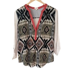 Anthropologie Tiny Bohemian V-neck rounded hem blouse.size small